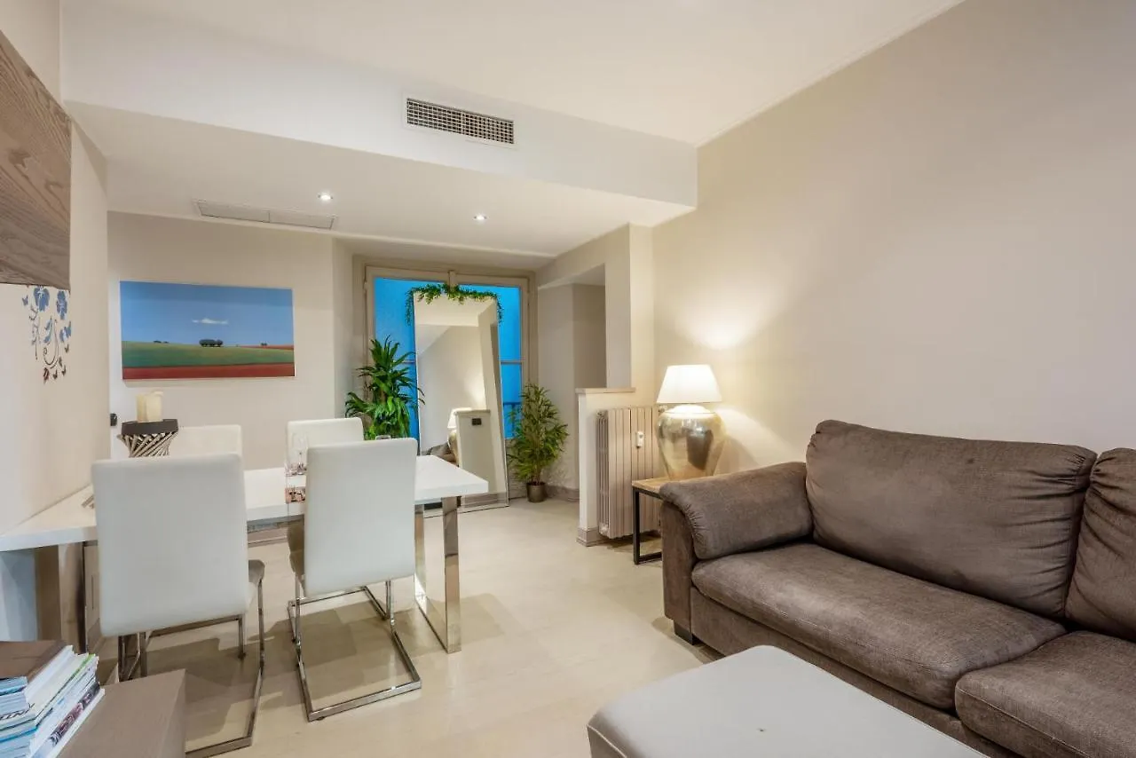 Appartement Gemma Preziosa Tra Il Castello Sforzesco Ed Il Duomo Di Milano By Easylife