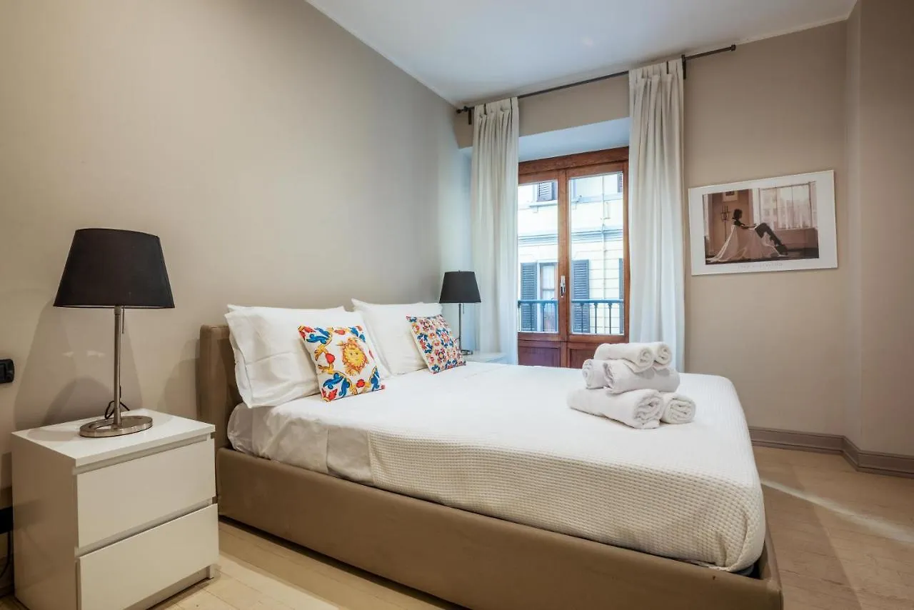 Gemma Preziosa Tra Il Castello Sforzesco Ed Il Duomo Di Milano By Easylife Apartment Italy