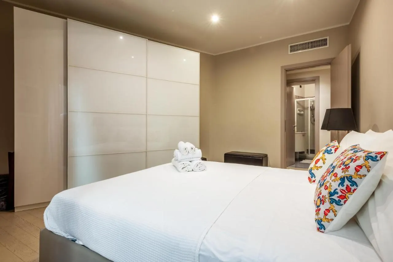 Apartamento Gemma Preziosa Tra Il Castello Sforzesco Ed Il Duomo Di Milano By Easylife 0*,